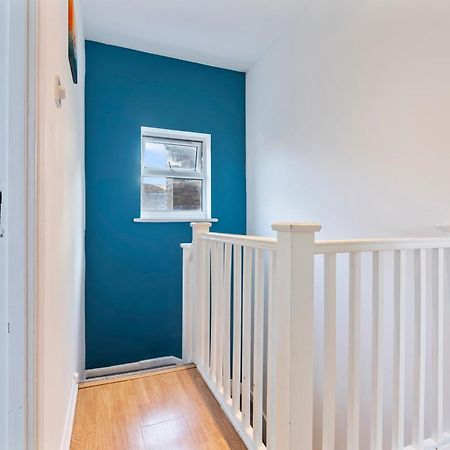Impeccable 4-Bed House In Brixton Londonヴィラ エクステリア 写真